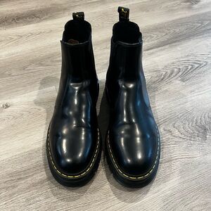 Dr. MARTENS RIKARD
POLISHED SMOOTH LEATHER CHELSEA
BOOTS